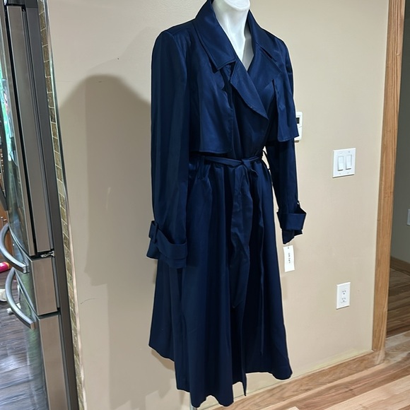 Navy Blue Trench Coat with Belted Waist and Long Silhouette - Picture 9 of 11